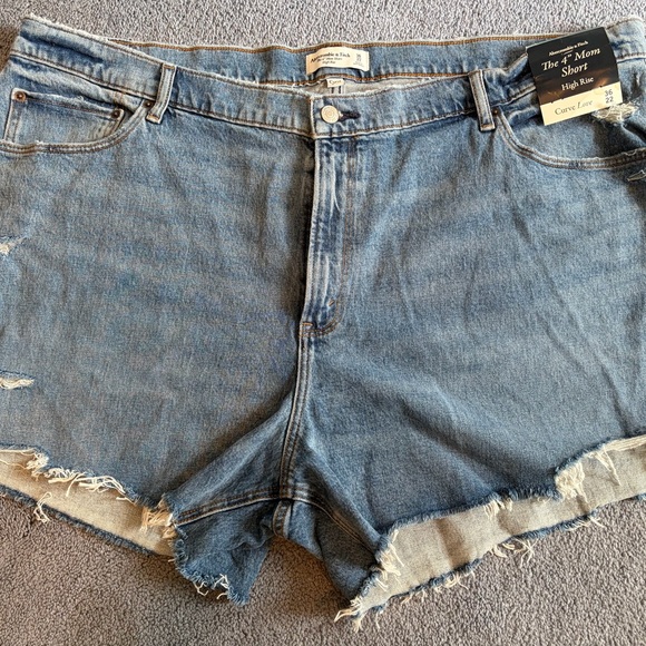Abercrombie & Fitch Pants - Abercrombie & Fitch Curve Love Mom Shorts 36 High Rise Distressed NWT 4” Denim